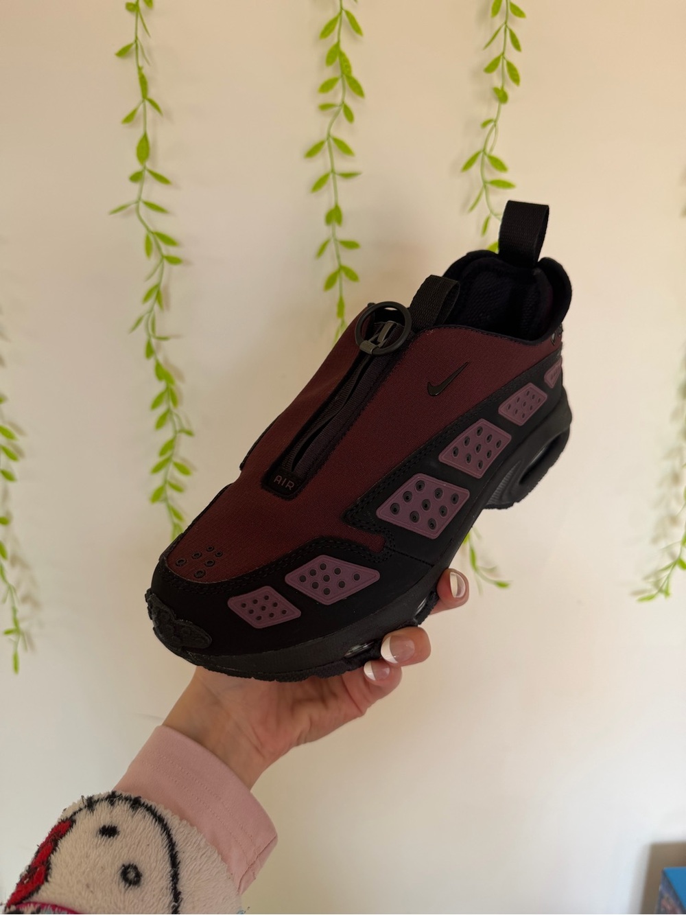 Nike Air Max SNDR GORE-TEX Shoes in Burgundy Crush